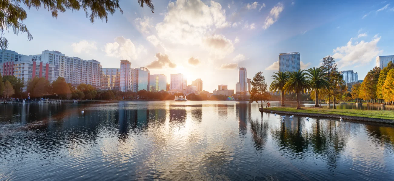 Sunset over downtown Florida, highlighting the Florida communities protected by Arrow Environmental Services’ expert pest and lawn care.